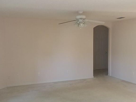 3rd image of 3696 Eversholt St