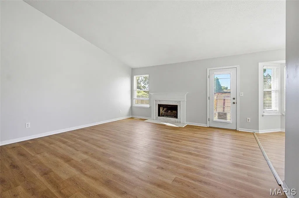 3 bed, 2.0 bath, 1418 sqft, $1,995 — Photo 4