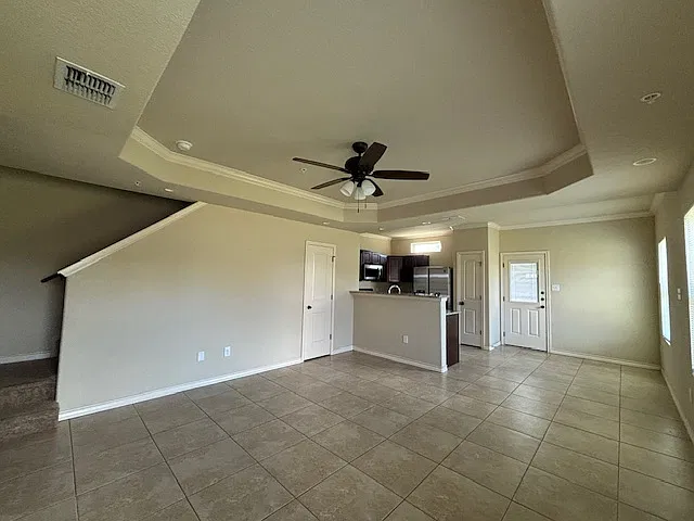 3 bed, 2.5 bath, 1324 sqft, $1,500 — Photo 2