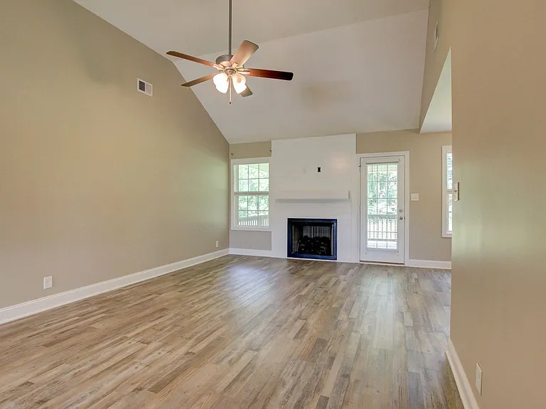 1121 Cardinal Creek Dr — Photo 82