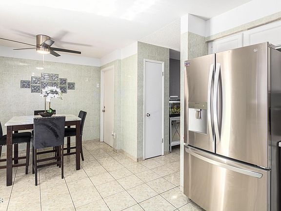 3rd image of 10603 W Lawrence Ln