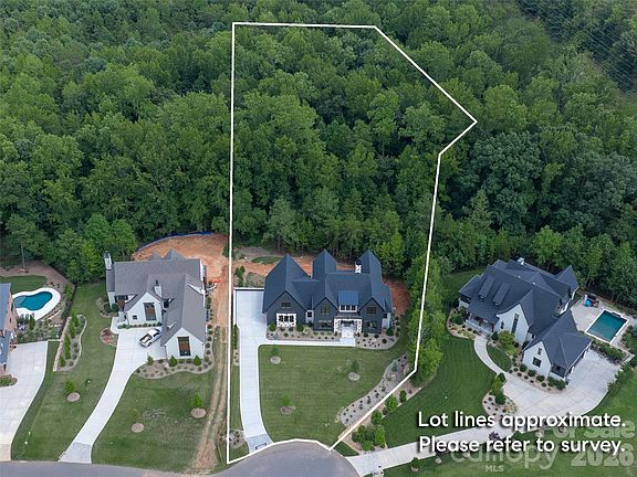 3rd image of 217 Crest Ct