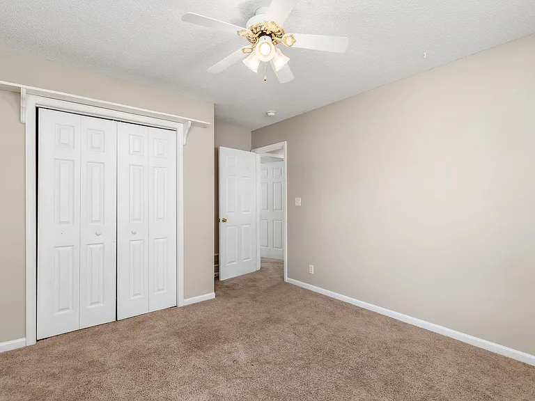 131 Sawmill Ln — Photo 13