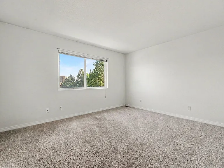 4594 E Kentucky Pl — Photo 13