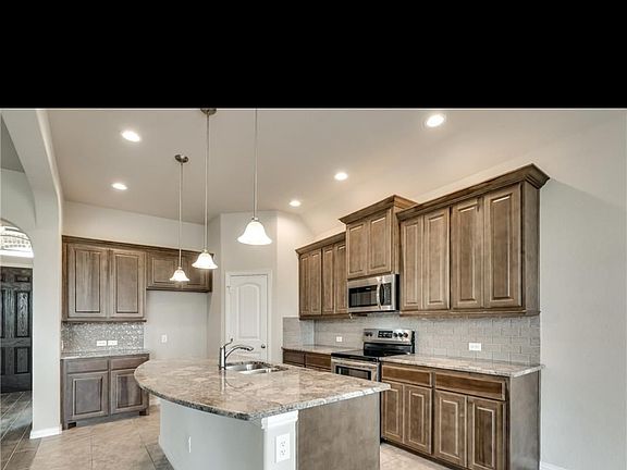 3rd image of 103 Holly St