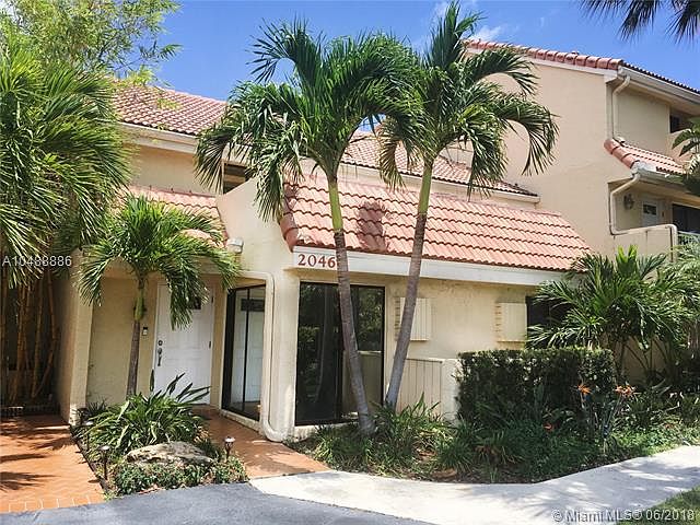 1st image of 20460 NE 34th Ct