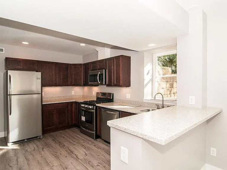 1262 Delta Ave #3 — Photo 2