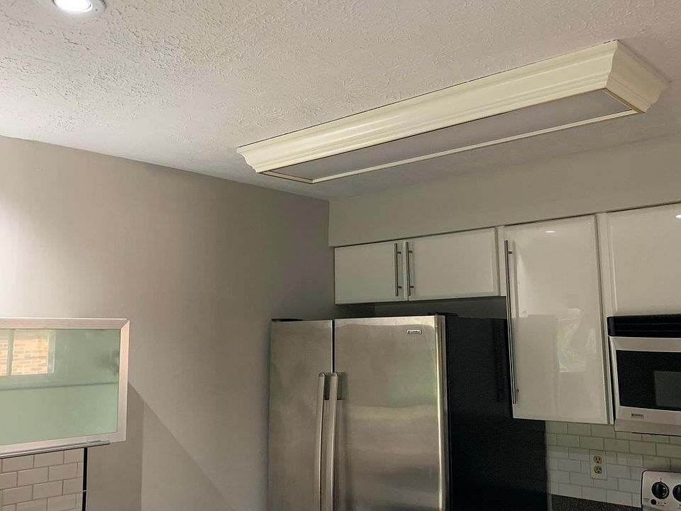 2nd image of 3591 Village Green Dr