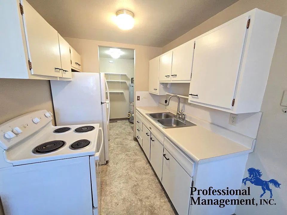 2 bed, 1.0 bath, 770 sqft, $1,250 — Photo 3