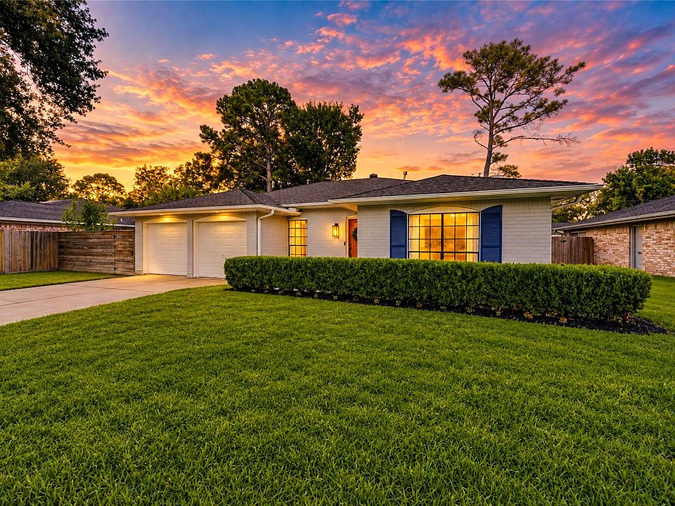1st image of 2614 Parana Dr