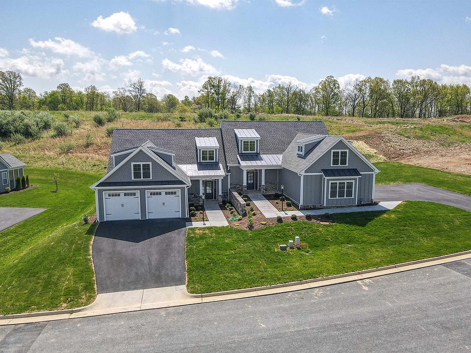 1st image of 106 Old Oaks Dr