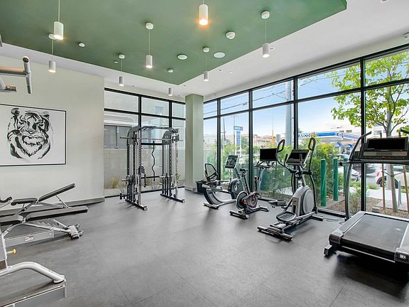 5th image of 20944 W Vanowen St #308
