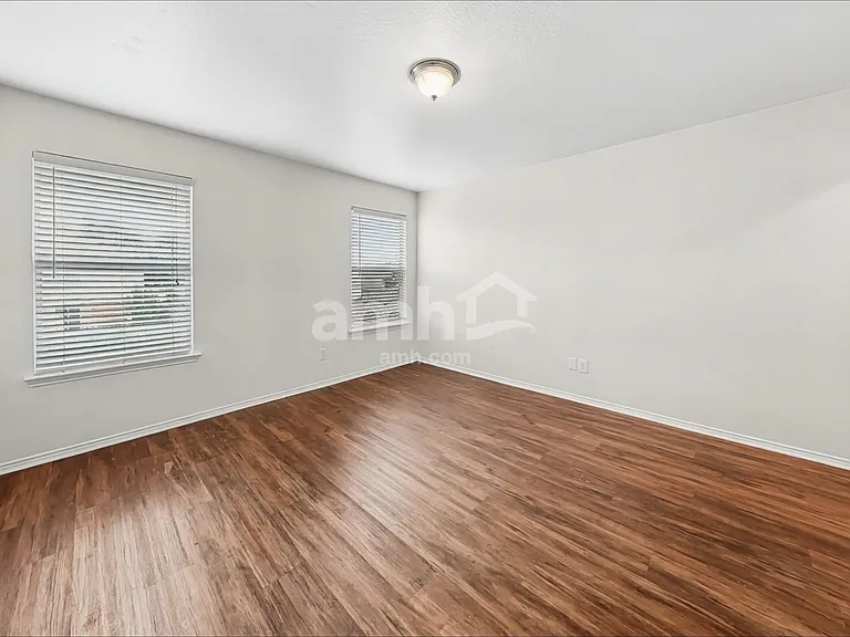 2014 Kingsbridge Dr — Photo 12