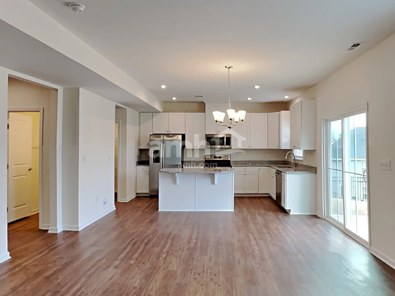5 bed, 2.5 bath, 3060 sqft, $2,865 — Photo 3