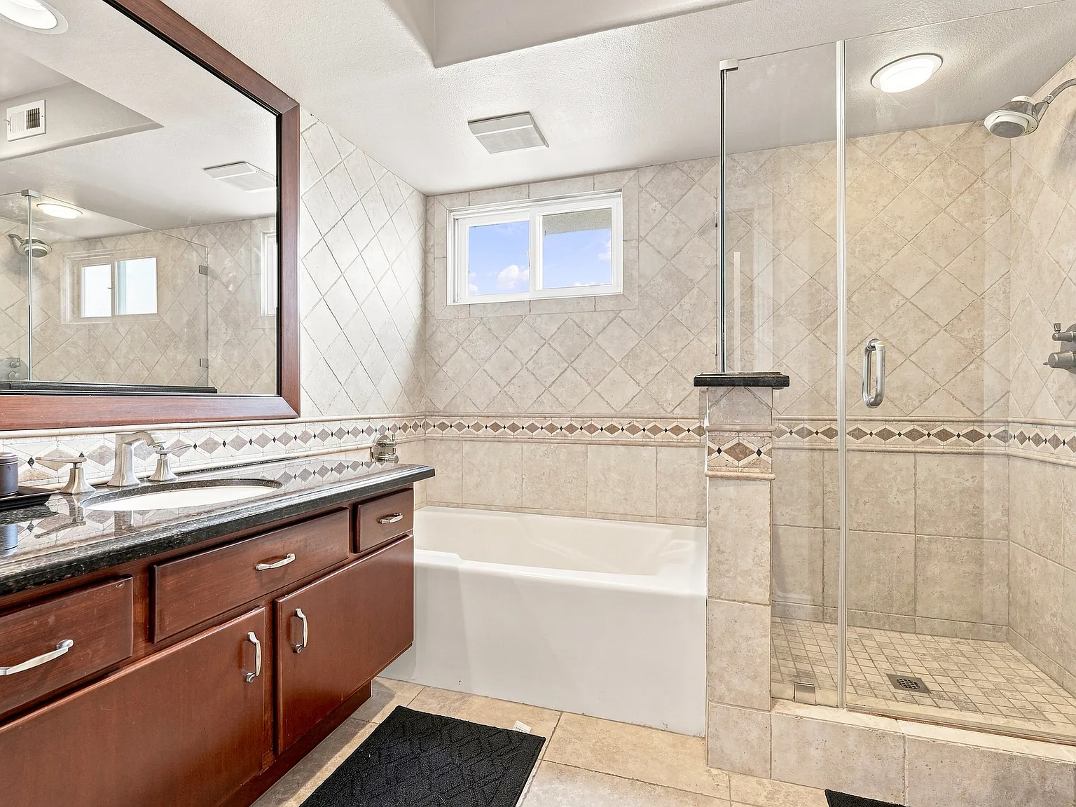 1 bed, 1010 sqft, $3,750 — Photo 3