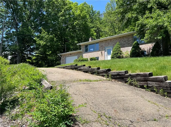 210 Ridgewood Blvd, Minerva, OH 44657