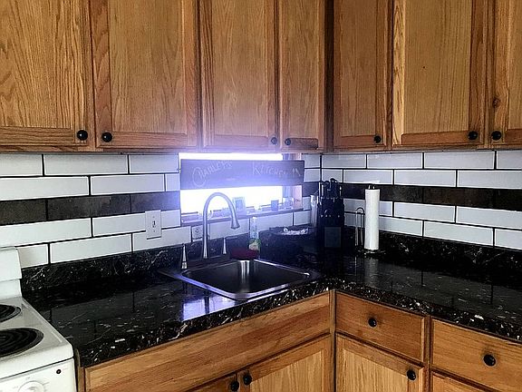 4th image of 2395 Madrid Dr