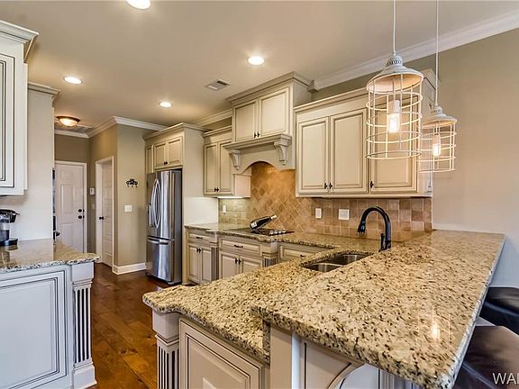 5th image of 13455 Maple Leaf Cir