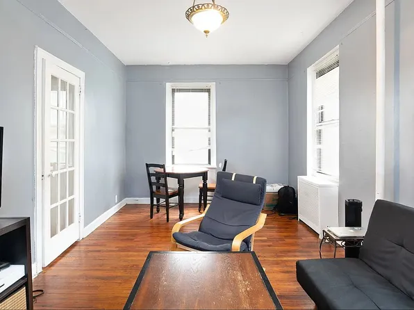 21-67 33rd St #3A, Astoria, NY 11105