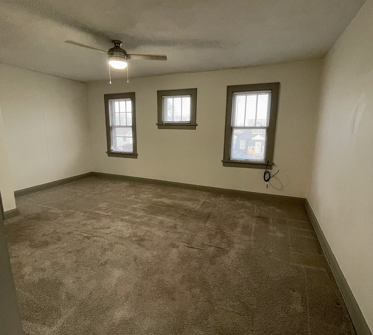 2 bed, 1025 sqft, $1,350 — Photo 3