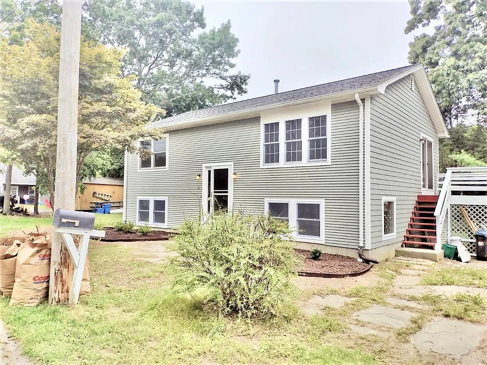 4 Gibbs Ln