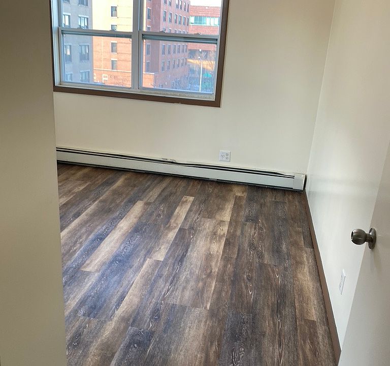 1st image of 533 Vandalia Ave APT 3