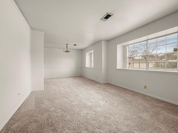 5th image of 1039 Marcella St