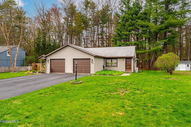 3rd image of 23 Pepperbush Place