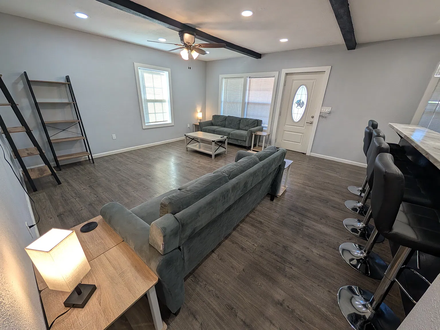 406 Goliad St — Photo 2