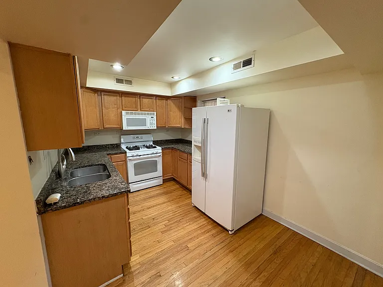 2240 W Palmer St #1F — Photo 8