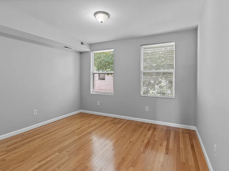 513 S Chester St — Photo 21