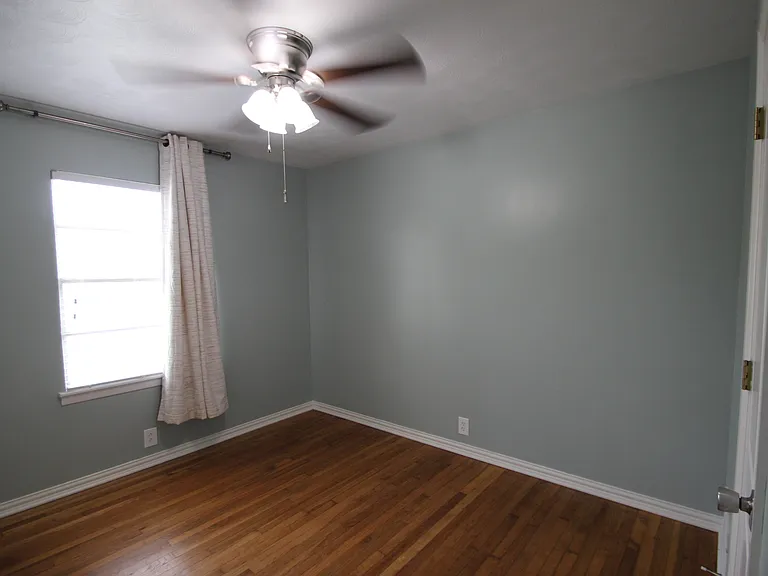 1921 Deborah Dr — Photo 30