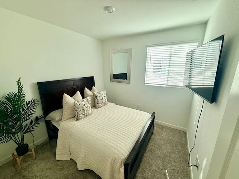 2052 Vela Ln — Photo 7