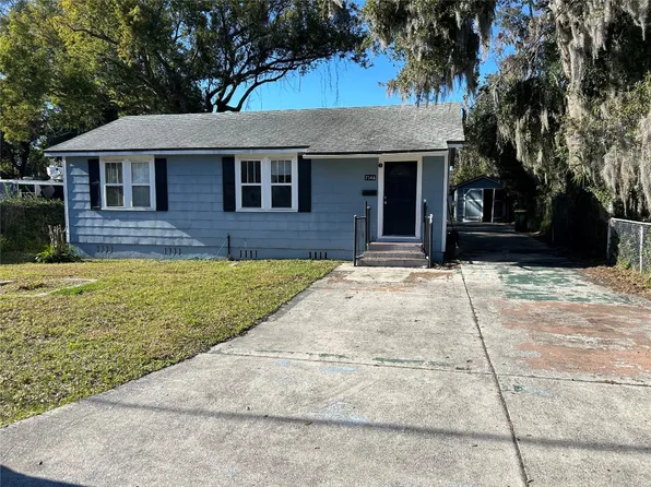 7146 Lucky Dr W, Jacksonville, FL 32208