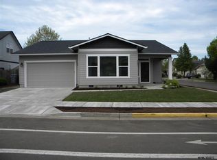 2336 Mountain River Dr, Lebanon, OR 97355