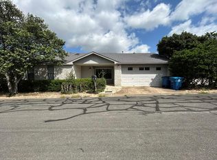 250 Old Oaks, Kerrville, TX 78028
