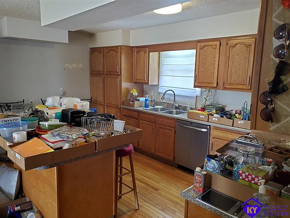 4th image of 741 Wilma Ave