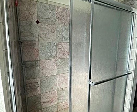 5th image of 355 Andy St