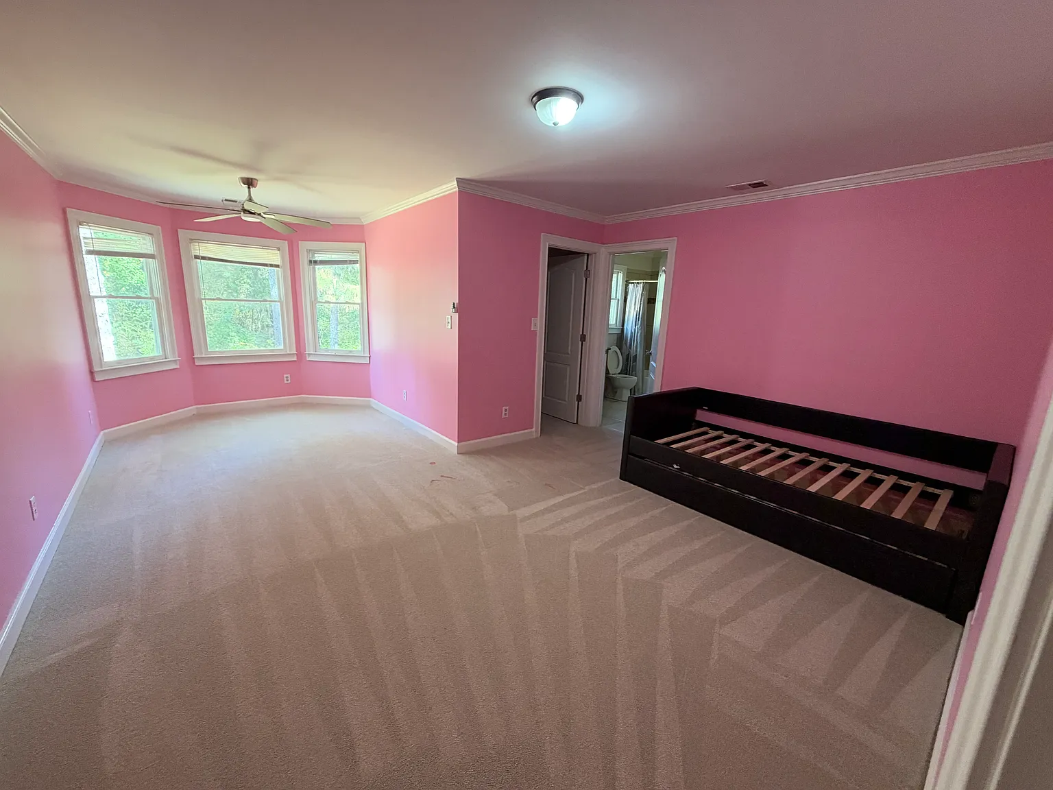 5 bed, 3.5 bath, 1766 sqft, $3,700 — Photo 2
