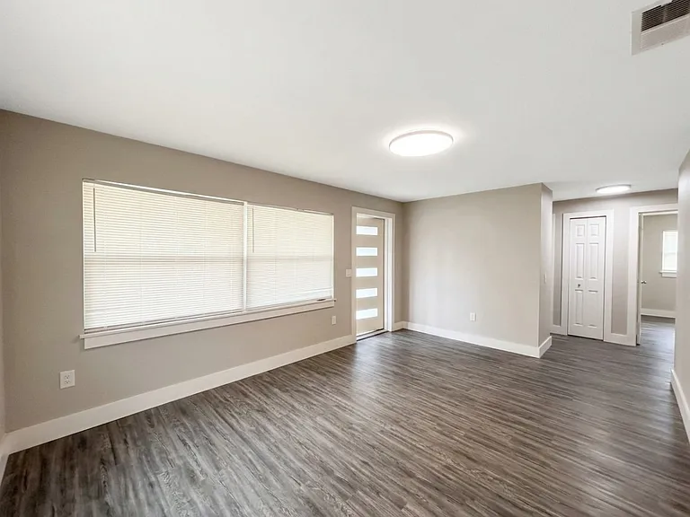 139 Avenue D SW #139 — Photo 8