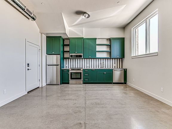 3rd image of 1632 Spoke St #1C