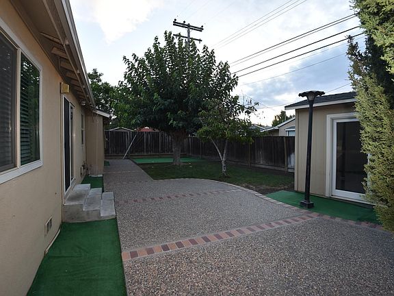 4th image of 2142 Bowers Ave
