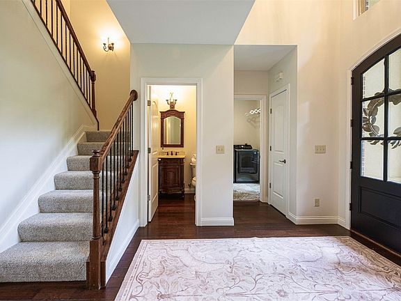 5th image of 423 Falcon Hill Way