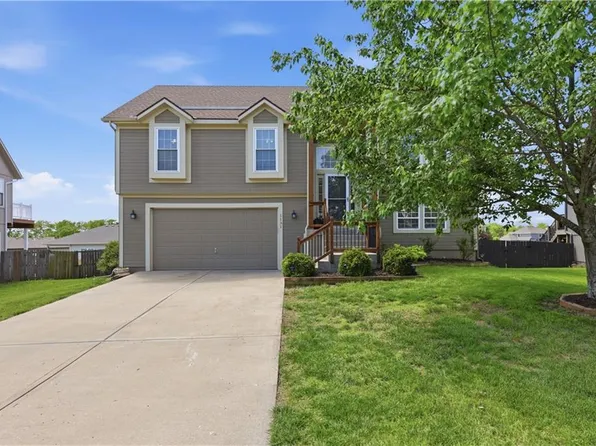 1131 S 12th St, Louisburg, KS 66053