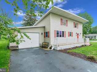 1065 Wayne Ave, Carlisle, PA 17013