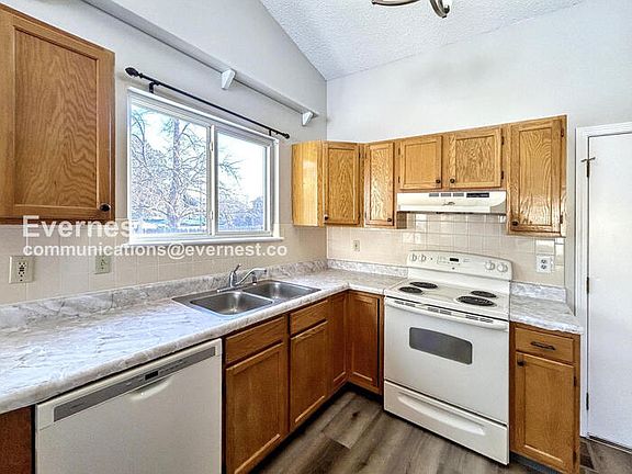 3rd image of 2650 Cornwall Ct