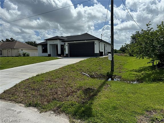 3rd image of 429 Picturesque Ave