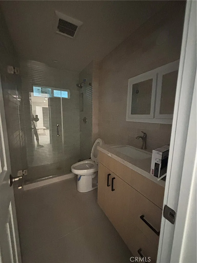 4 bed, 1404 sqft, $4,999 — Photo 4