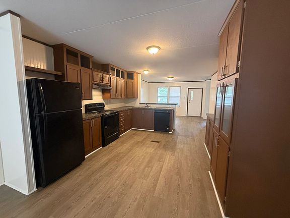 4th image of 2 Greenwood Dr #2GW