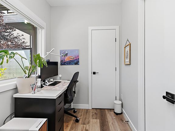 5th image of 50 Ebony Blvd #98